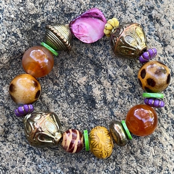 Anthropologie Jewelry - Anthropologie Lucite & Metal Bead Stretch Bracelet